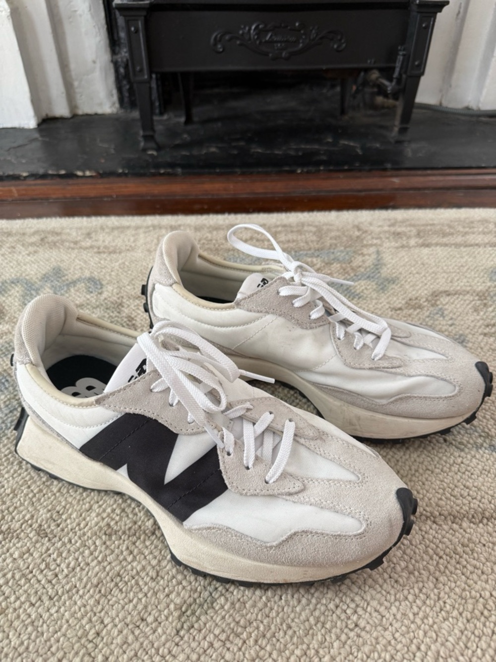 New Balance 327
